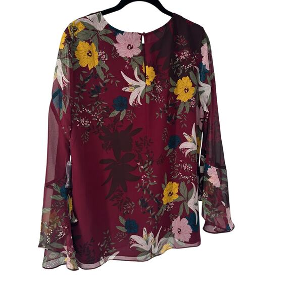 NWOT Vince Camuto Burgundy Floral Bell Sleeve Blouse Size Medium - Picture 2 of 9